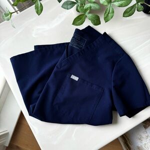 FIGS Catarina One-Pocket Scrub Top- Small / Navy